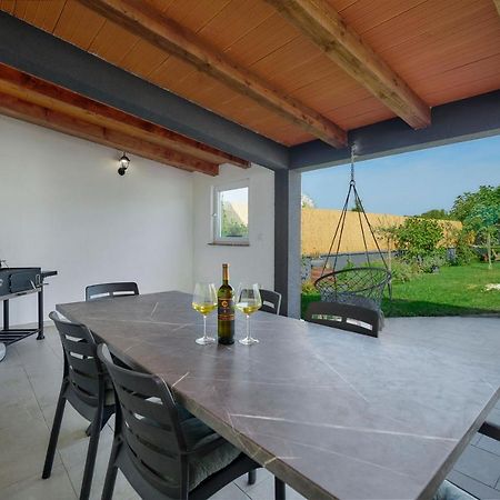 Holiday House Emma Burici Ngoại thất bức ảnh