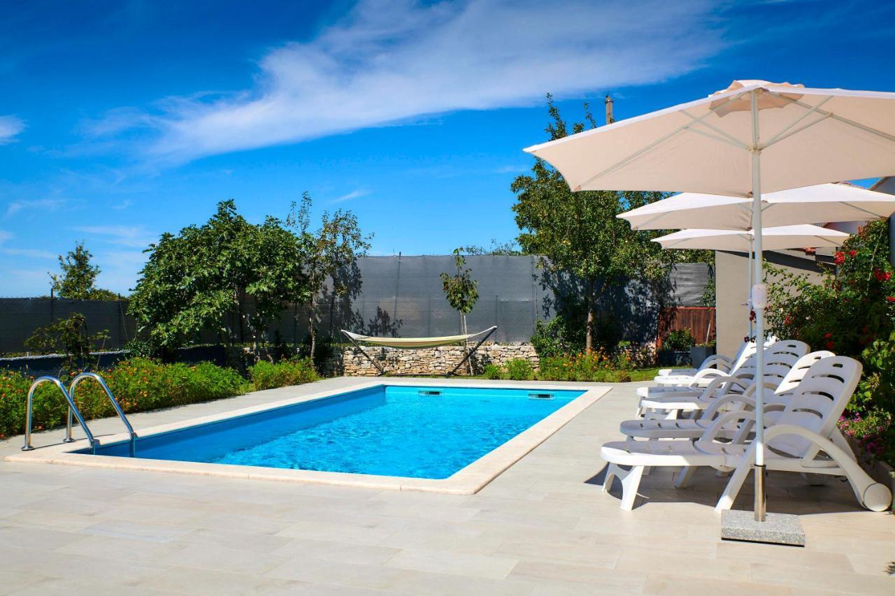 Holiday House Emma Burici Ngoại thất bức ảnh