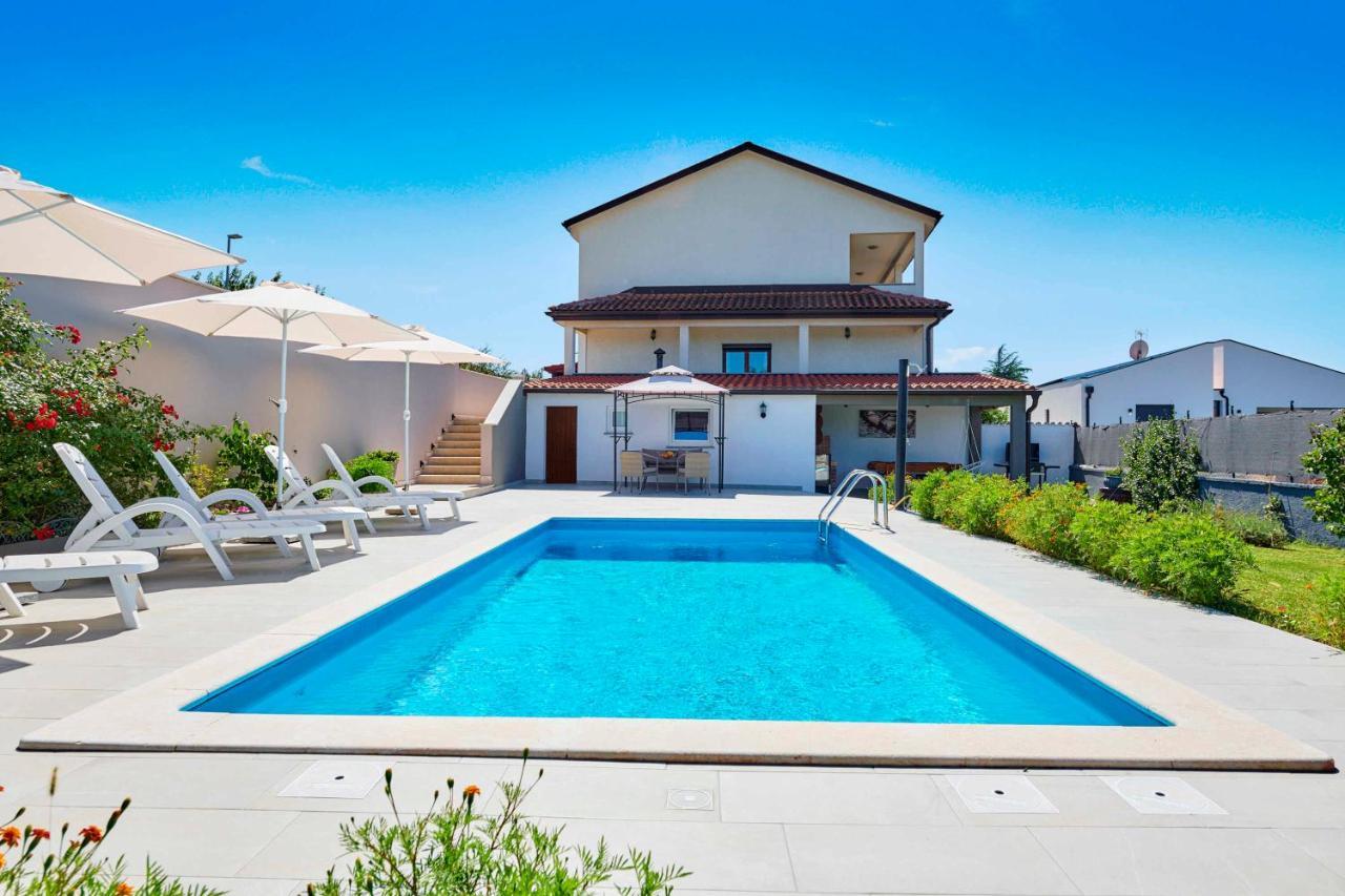 Holiday House Emma Burici Ngoại thất bức ảnh