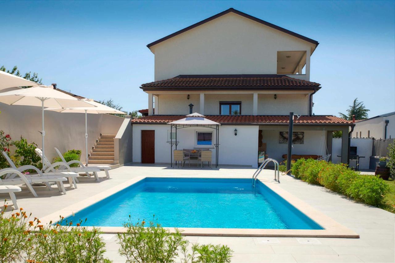 Holiday House Emma Burici Ngoại thất bức ảnh