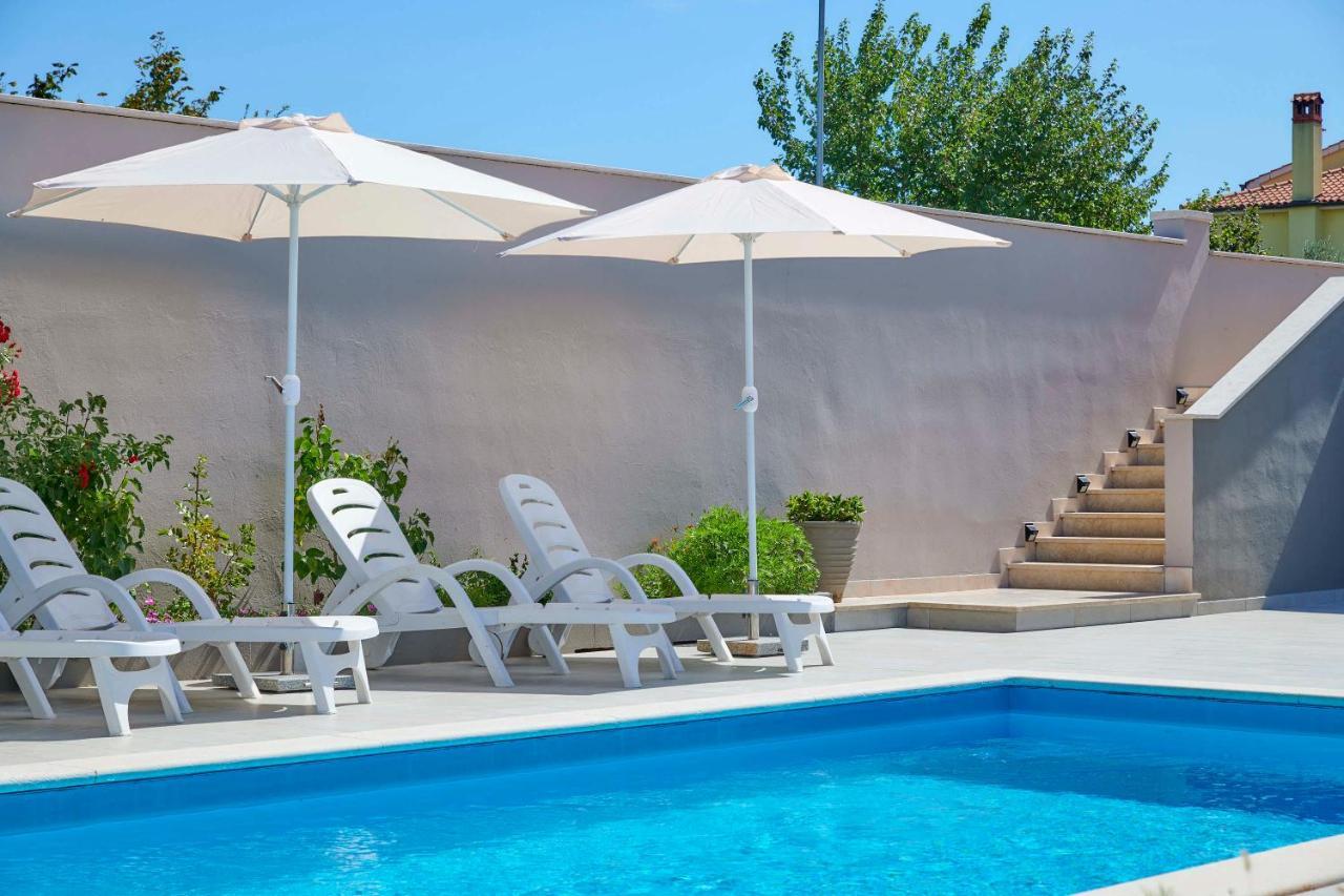 Holiday House Emma Burici Ngoại thất bức ảnh