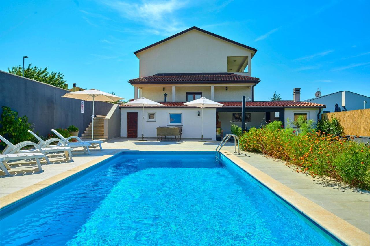 Holiday House Emma Burici Ngoại thất bức ảnh