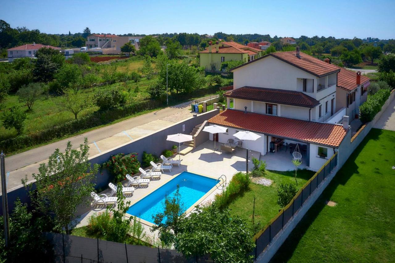 Holiday House Emma Burici Ngoại thất bức ảnh