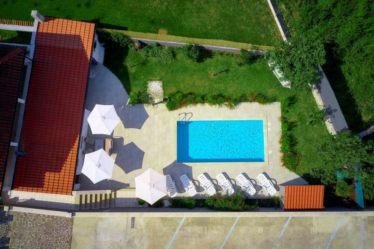 Holiday House Emma Burici Ngoại thất bức ảnh