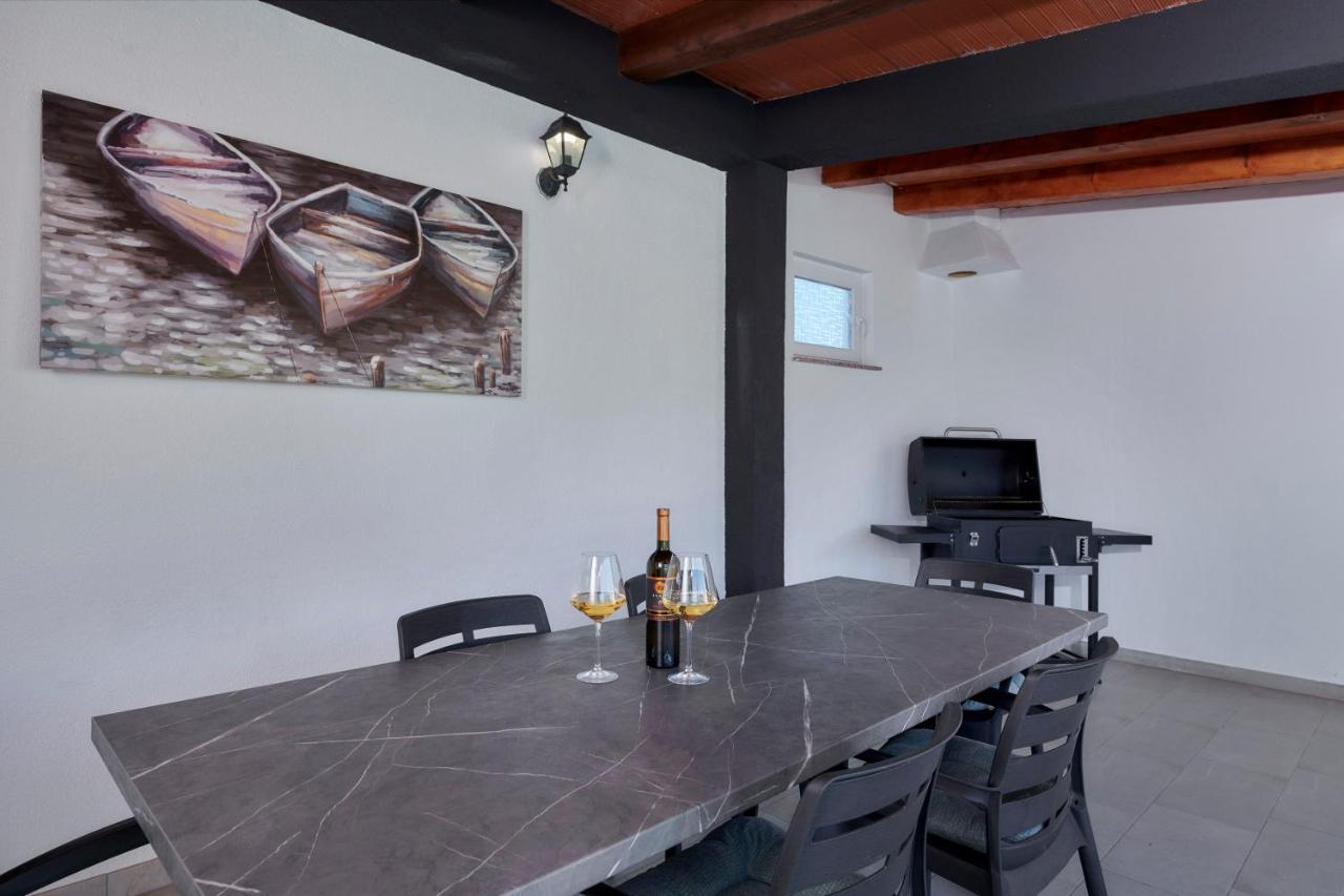 Holiday House Emma Burici Ngoại thất bức ảnh